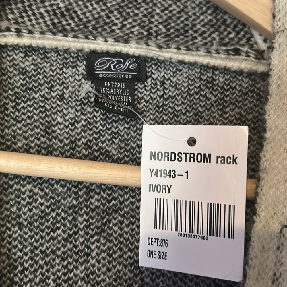 Nordstrom Rack Poncho - Picture 3 of 3